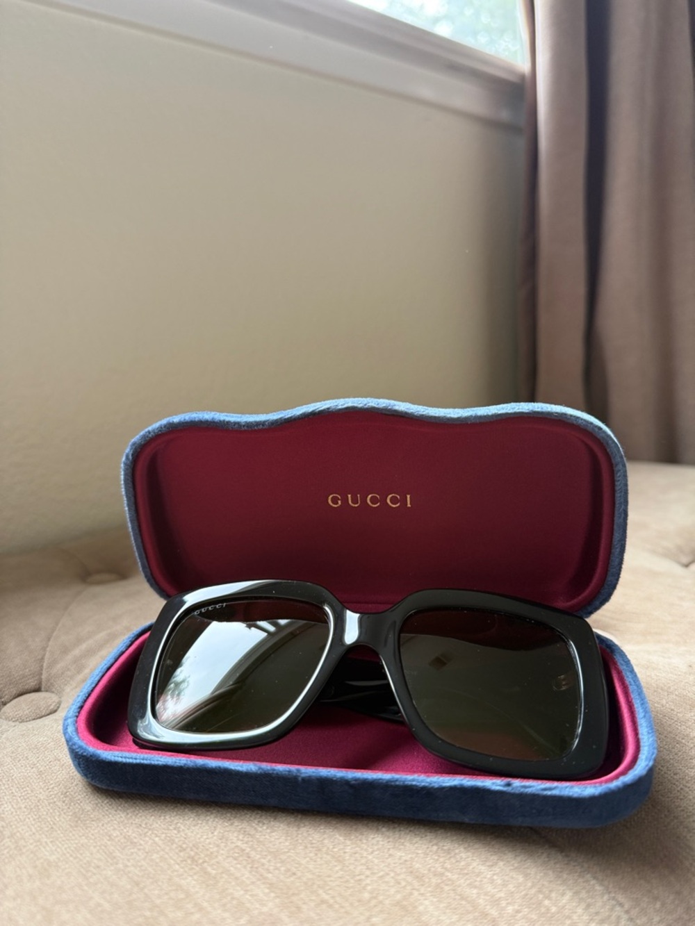 Gucci Black Square Sunglasses with Blue Velvet Case